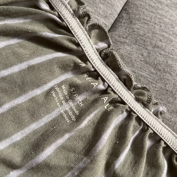 Off the shoulder top - Picture 3 of 4